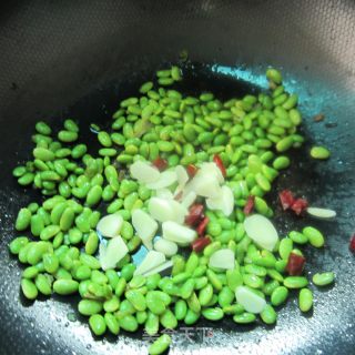 毛豆炒蛋-----家常简单营养美食的做法步骤：5