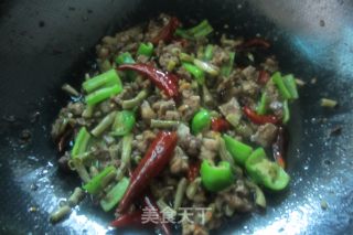 咸豆角炒子鸭的做法步骤：8