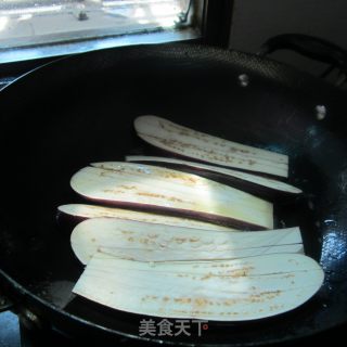 锅煎半边茄-----好吃好味道的做法步骤：2