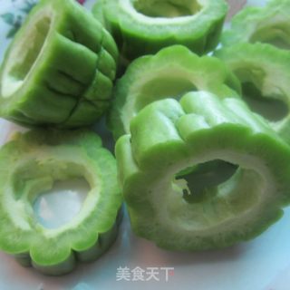苦瓜酿肉------好吃不苦的做法步骤：2