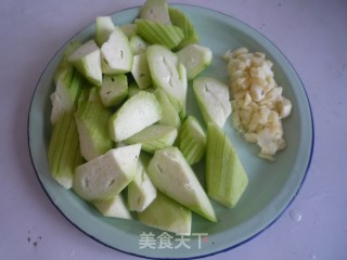 蒜蓉丝瓜的做法步骤：2