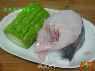 苦瓜青手打鱼丸的做法步骤：1