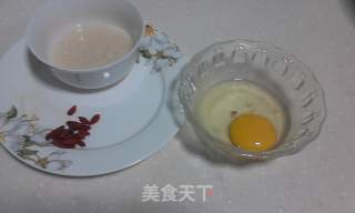 柔情鸡蛋甜酒羹的做法步骤：1