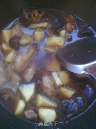 家常小菜——香菇烧鸡翅的做法步骤：11