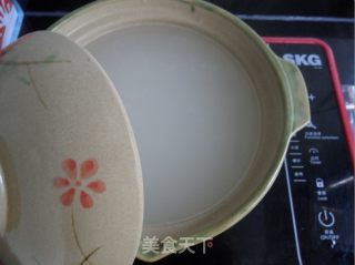 鲜虾牛筋丸砂锅粥的做法步骤：3