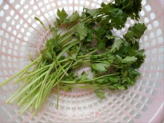 鲜虾牛筋丸砂锅粥的做法步骤：5