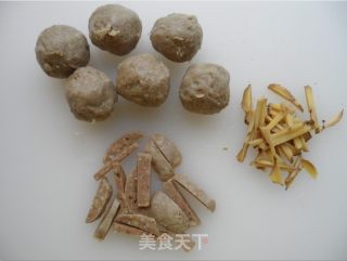 鲜虾牛筋丸砂锅粥的做法步骤：6