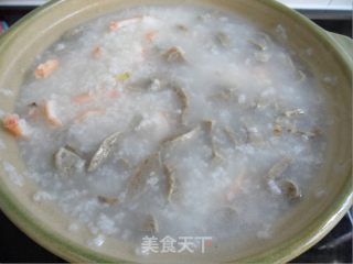 鲜虾牛筋丸砂锅粥的做法步骤：8