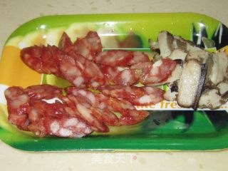 腊味煲仔饭的做法步骤：2