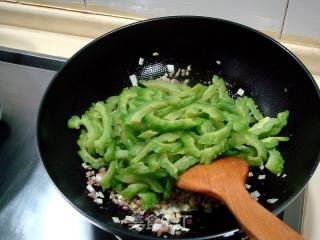 肉末炒苦瓜的做法步骤：6