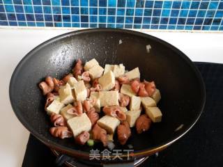 冻豆腐烧大肠的做法步骤：7