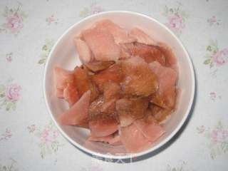 香菇炒肉的做法步骤：3