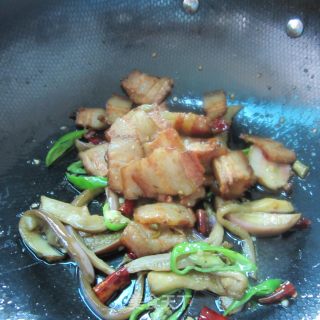 茄条炒腊肉的做法步骤：7