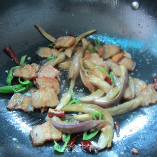 茄条炒腊肉的做法步骤：8