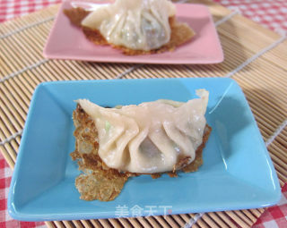 【三鲜炸饺】PK【三鲜酥网煎饺】的做法步骤：12
