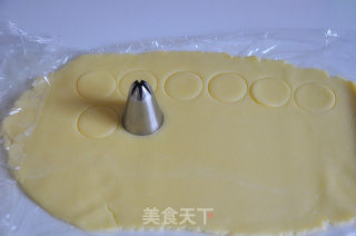 小孩一般都爱这个---纽扣小饼干的做法步骤：6
