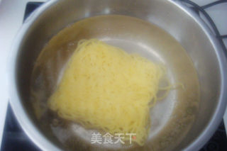 【下面条雨的那天】麻辣牛肉面加粉的做法步骤：6