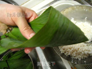 蛋黄肉粽----小吃主食两相宜的极品粽子的做法步骤：3