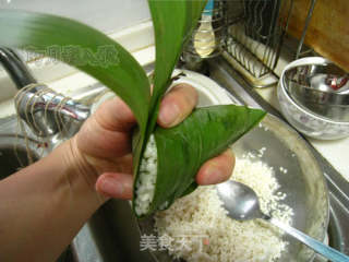 蛋黄肉粽----小吃主食两相宜的极品粽子的做法步骤：8