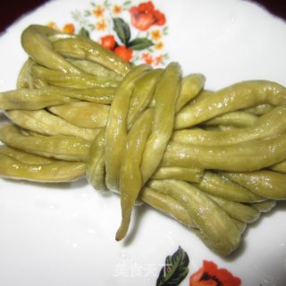 咸豆角炒腊肉的做法步骤：1