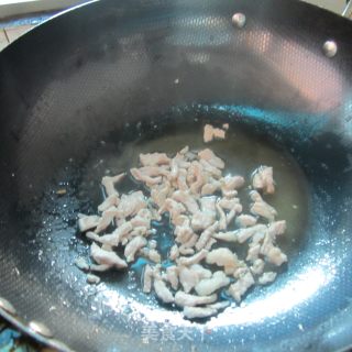 来碗辣椒瘦肉粉的做法步骤：3
