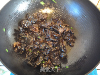 木耳炒猪腰的做法步骤：13