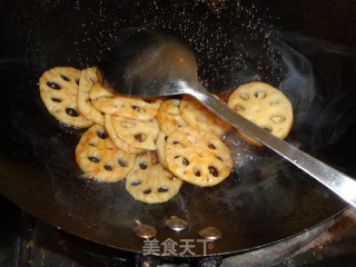 糖醋藕片的做法步骤：4