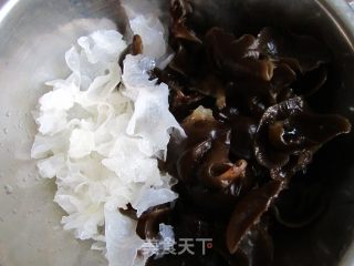 凉拌双耳的做法步骤：1
