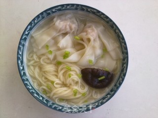 香菇鲜肉云吞面的做法步骤：8