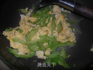 苦瓜炒蛋的做法步骤：7