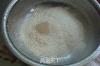 一步一步做，大口大口吃的美味--【芝麻酱花卷】（详细步骤）的做法步骤：1