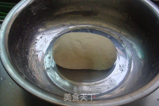 一步一步做，大口大口吃的美味--【芝麻酱花卷】（详细步骤）的做法步骤：2