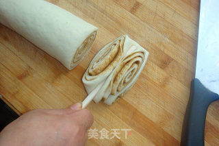 一步一步做，大口大口吃的美味--【芝麻酱花卷】（详细步骤）的做法步骤：9