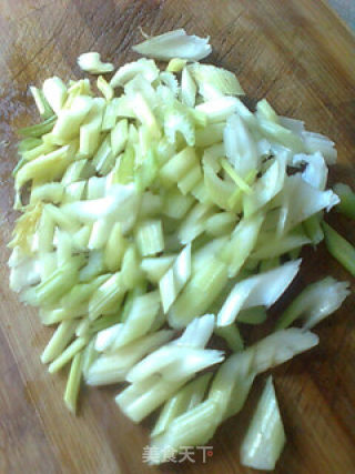 毛豆烩芹菜的做法步骤：6