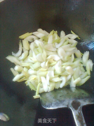 毛豆烩芹菜的做法步骤：8