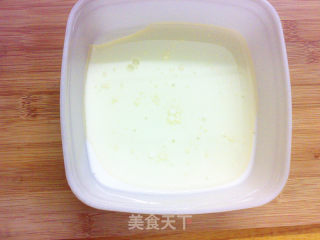 玫瑰酸奶蛋白糕的做法步骤：2