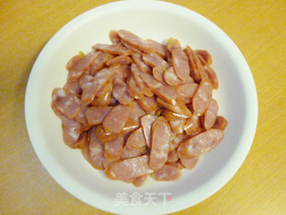 香肠炒藕丁的做法步骤：2