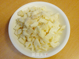 香肠炒藕丁的做法步骤：3
