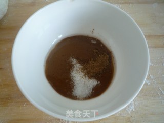 五香麻酱卷的做法步骤：2