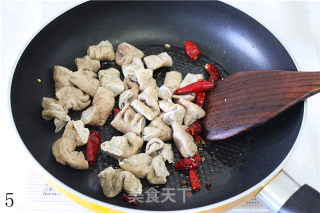 干煸脆皮肥肠的做法步骤：5