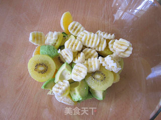 牛油果沙拉的做法步骤：8