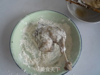 香酥鸭腿的做法步骤：6