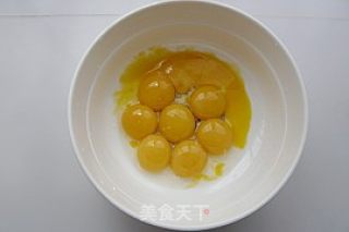 夏日冰饮——芒果冰淇淋的做法步骤：2