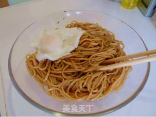 葱油拌面（完美荷包蛋攻略）的做法步骤：8