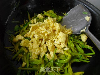 黄花炒鸡蛋的做法步骤：6