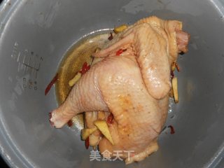 微波炉--烤鸡的做法步骤：1