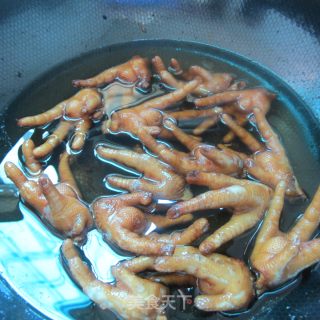 过油鸡爪--------手抓吃的做法步骤：4