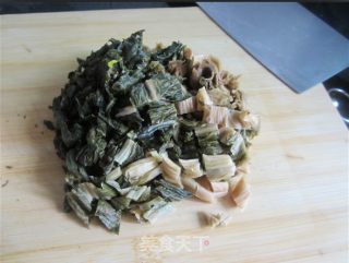 咸猪骨菜干粥的做法步骤：2