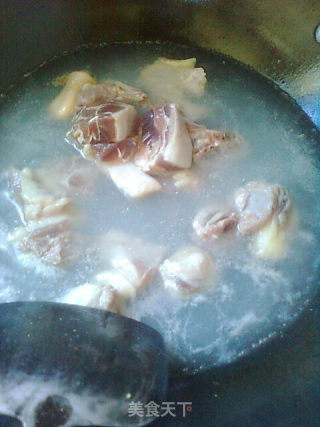 丝瓜烧鸭腿的做法步骤：3