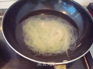 肉末炒粉丝的做法步骤：1
